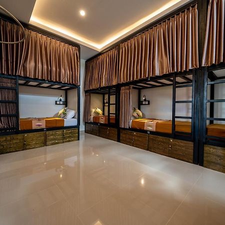 The Moon Hostel Batununggul Екстер'єр фото