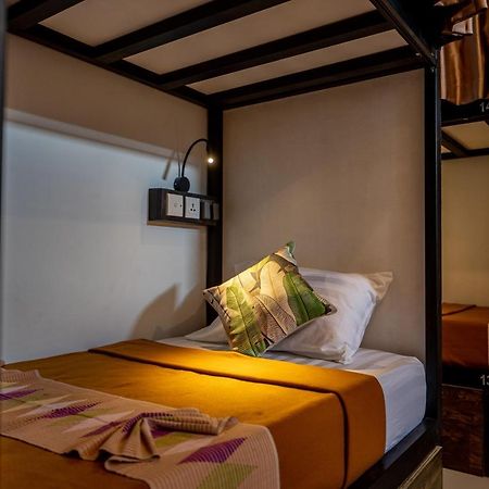 The Moon Hostel Batununggul Екстер'єр фото