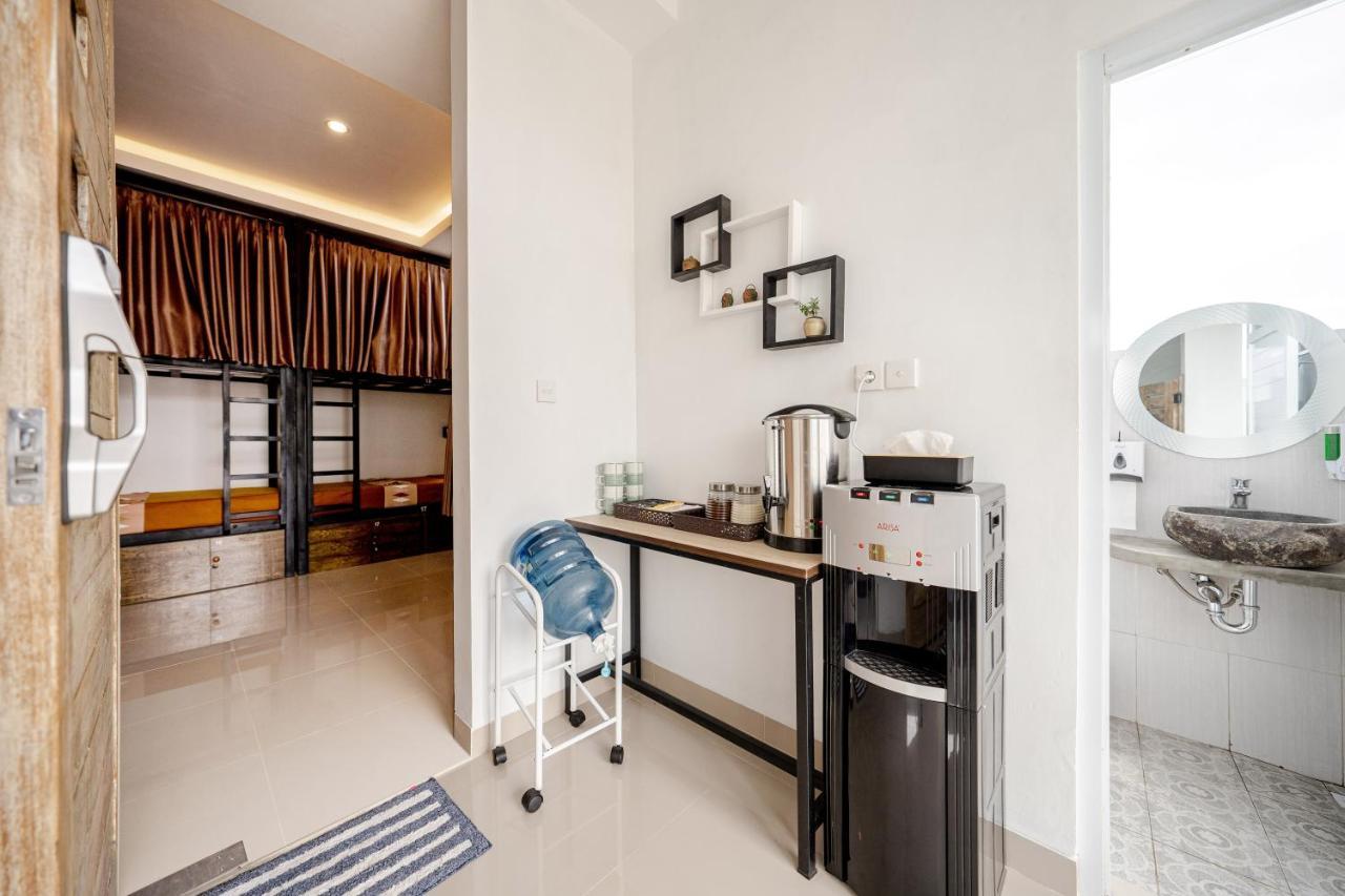 The Moon Hostel Batununggul Екстер'єр фото