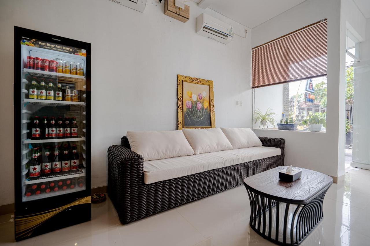 The Moon Hostel Batununggul Екстер'єр фото
