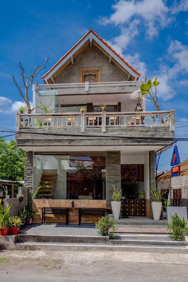 The Moon Hostel Batununggul Екстер'єр фото