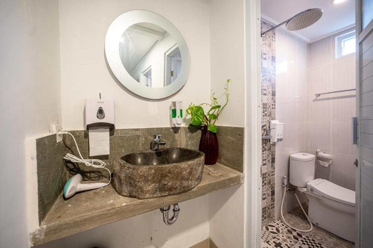 The Moon Hostel Batununggul Екстер'єр фото