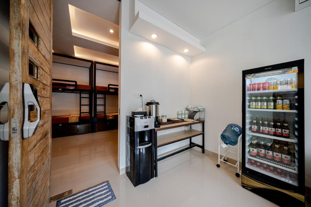 The Moon Hostel Batununggul Екстер'єр фото